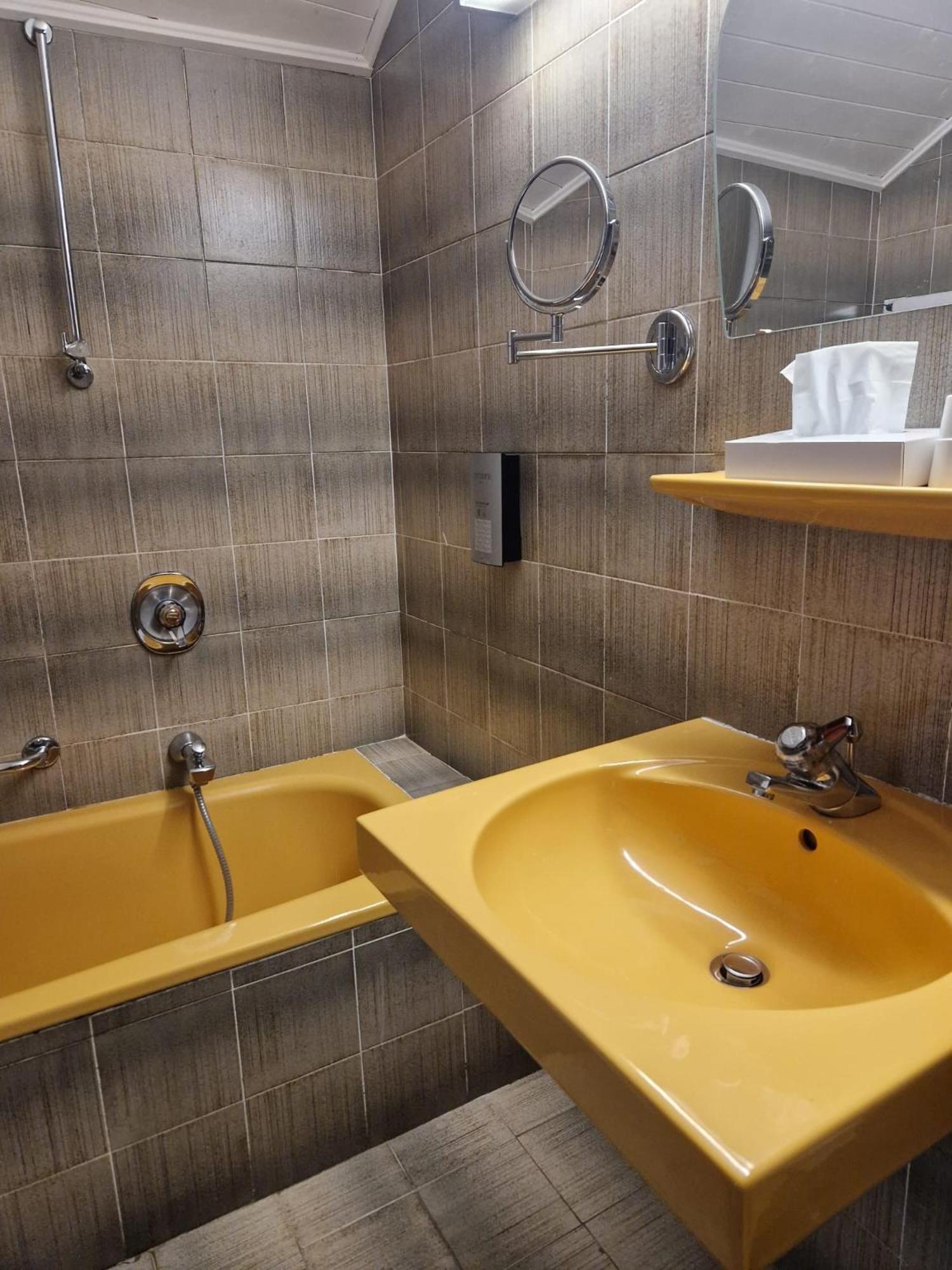 Hotel Am Wolfgrubenersee Soprabolzano Ngoại thất bức ảnh